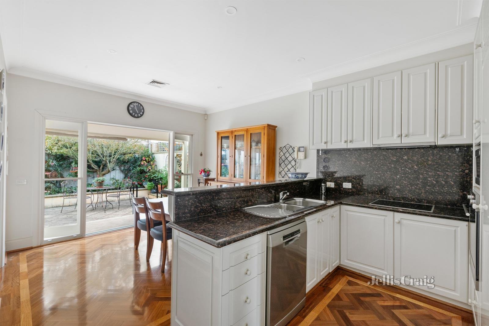 1/172 Wattle Valley Road, Camberwell image 6