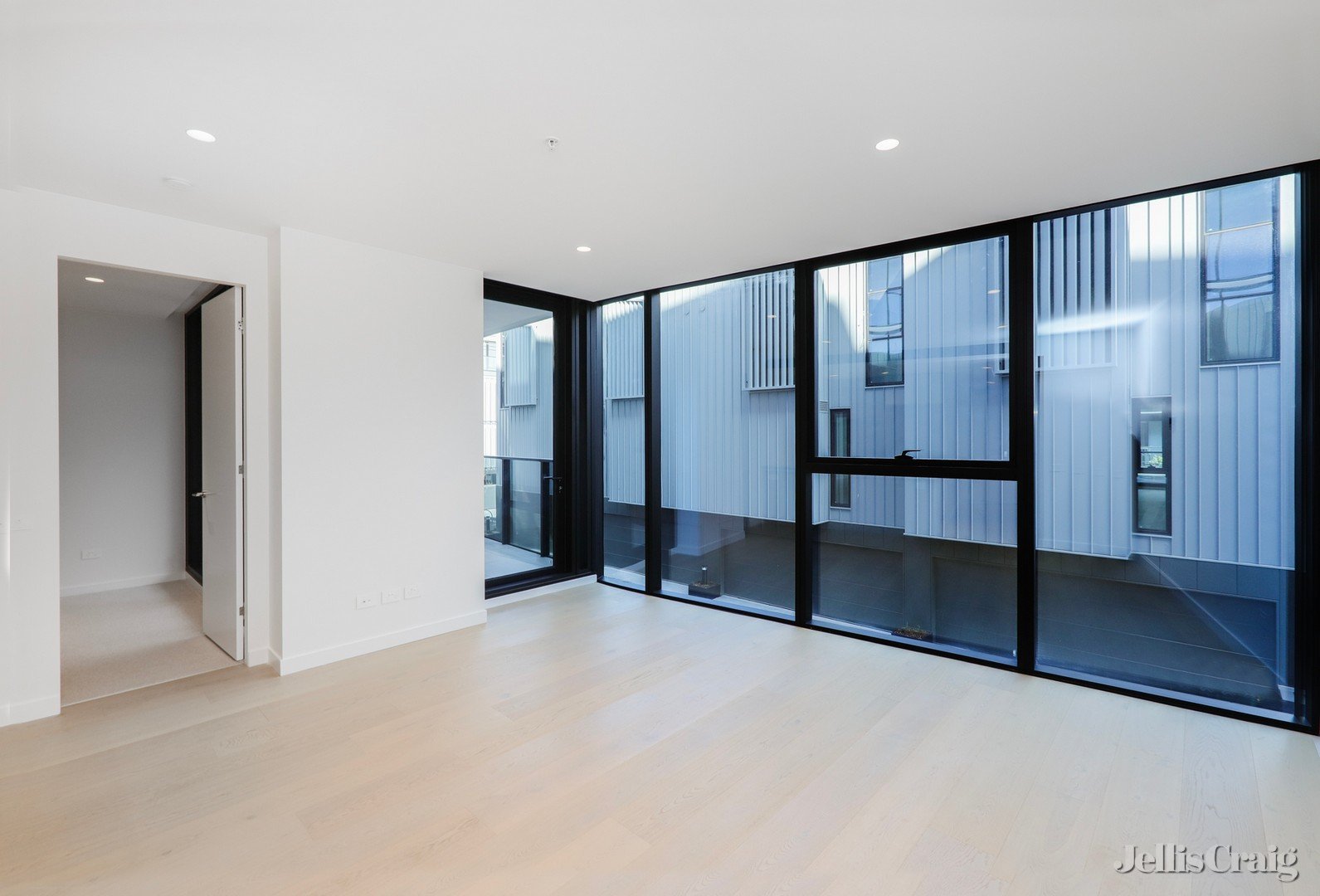 117/29 Waterline Place, Williamstown image 4