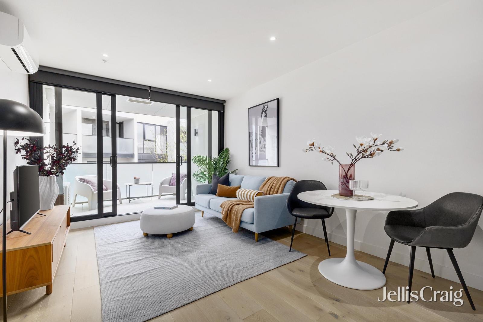 117/692 Whitehorse Road, Mont Albert image 1