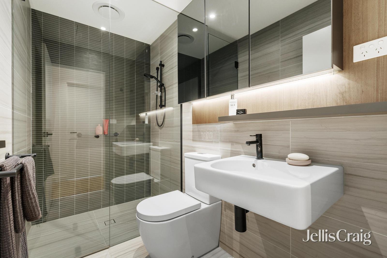 117/692 Whitehorse Road, Mont Albert image 7