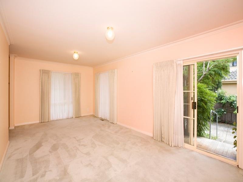 1/18 Barton Street, Surrey Hills image 2
