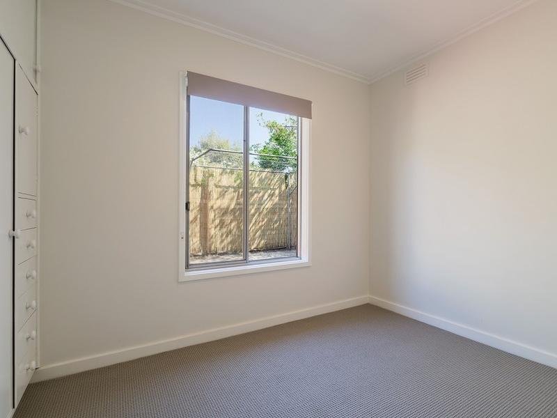 1/18 Berkeley Street, Castlemaine image 6