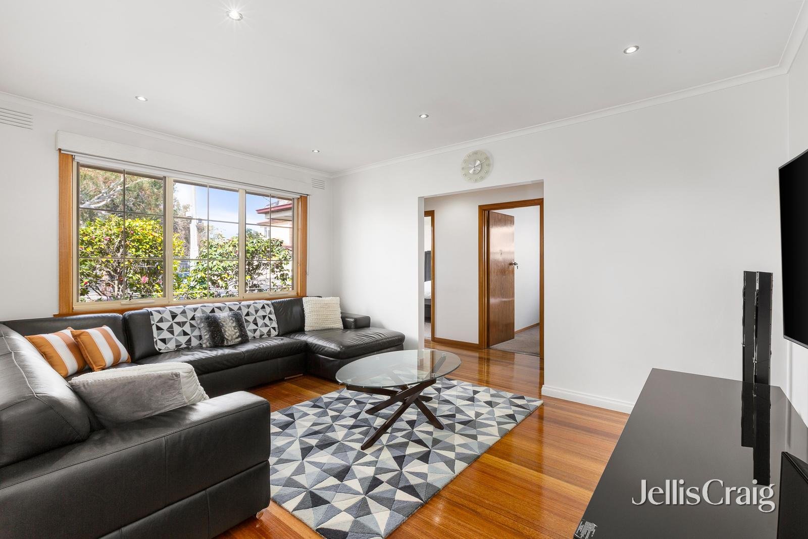 118 Boundary Road, Pascoe Vale image 2