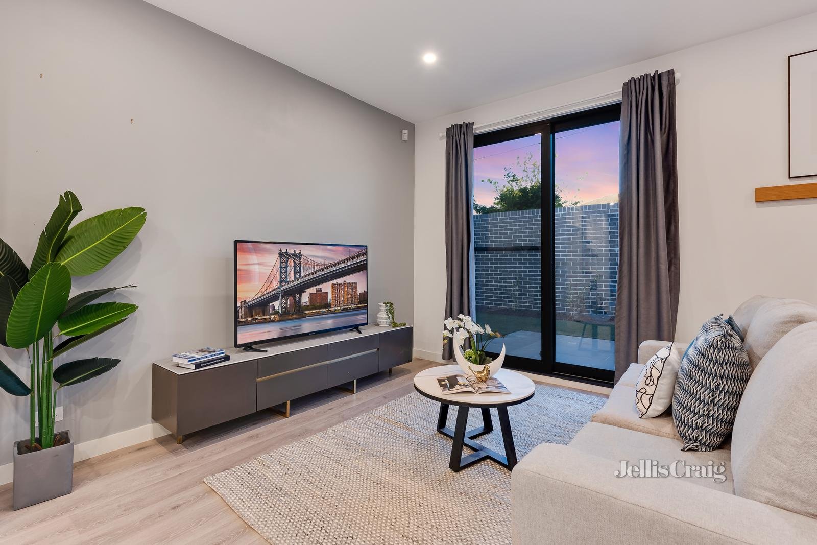 1/18 Camira Street, Malvern East image 3