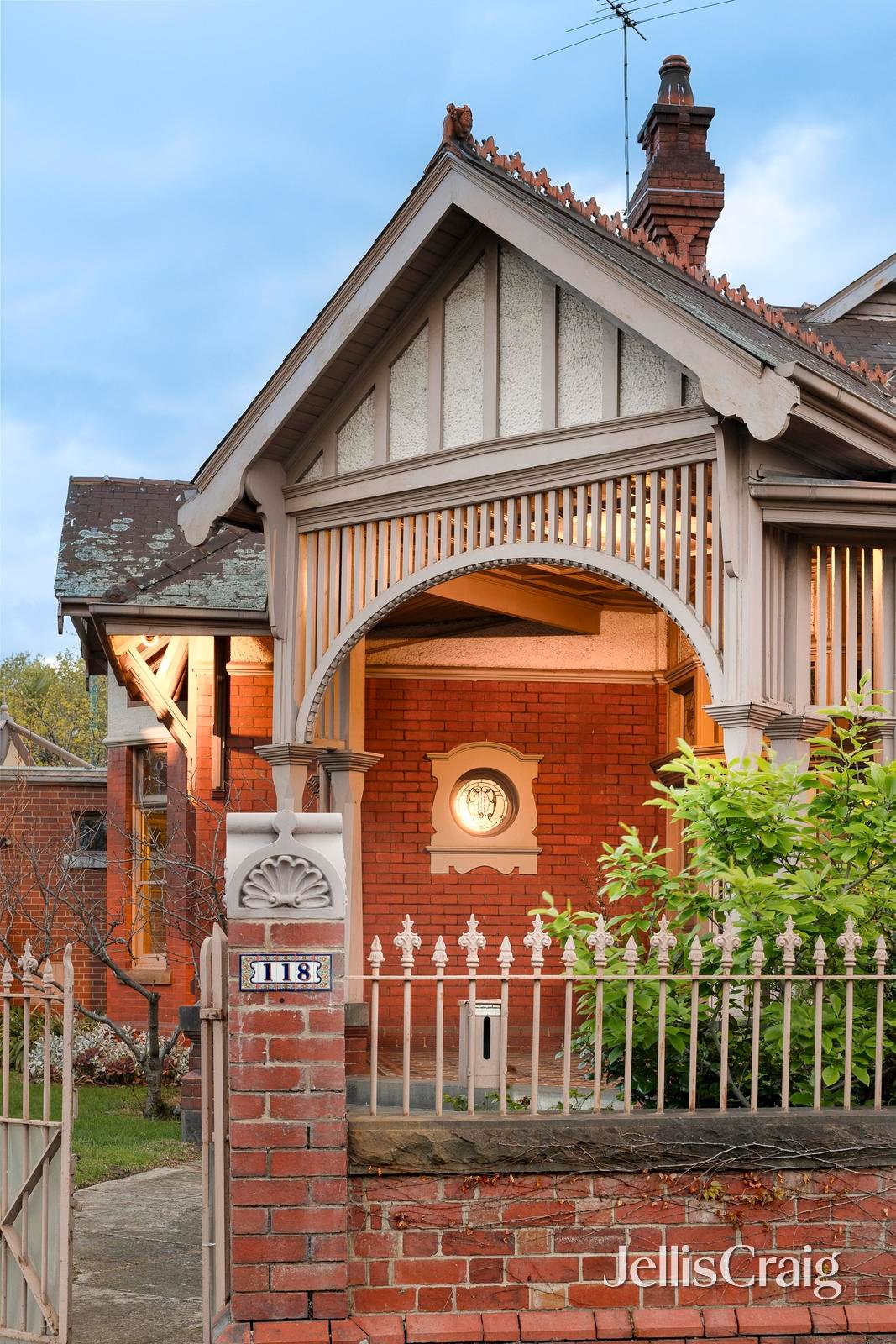 118 Canterbury Road, Middle Park image 4