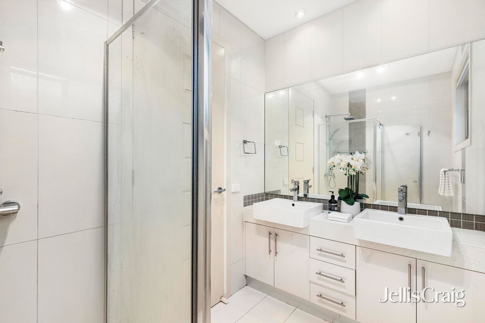 1/18 Clifford Street, Glen&nbsp;Waverley image 10