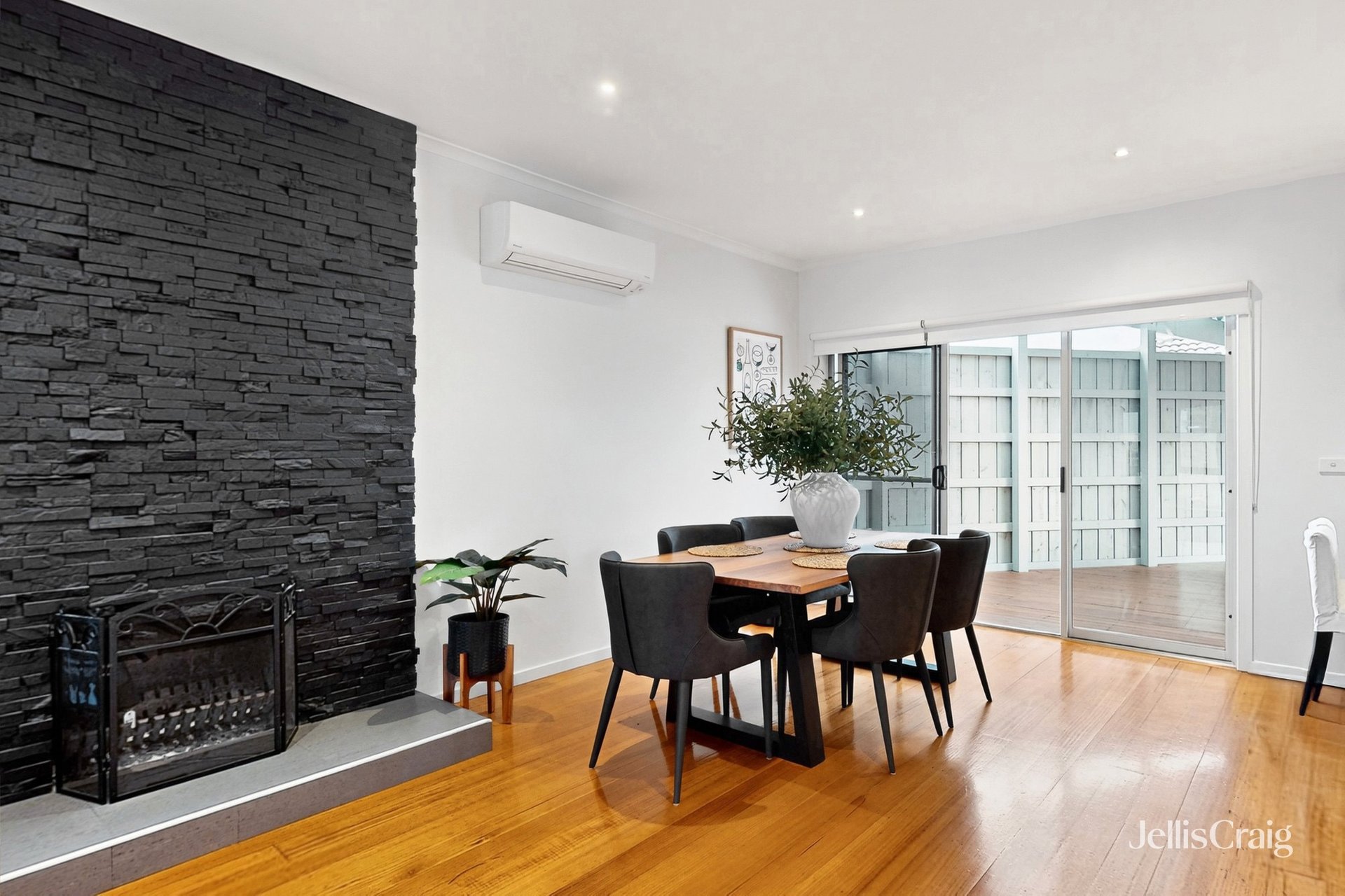 1/18 Clovis Street, Oakleigh East image 3