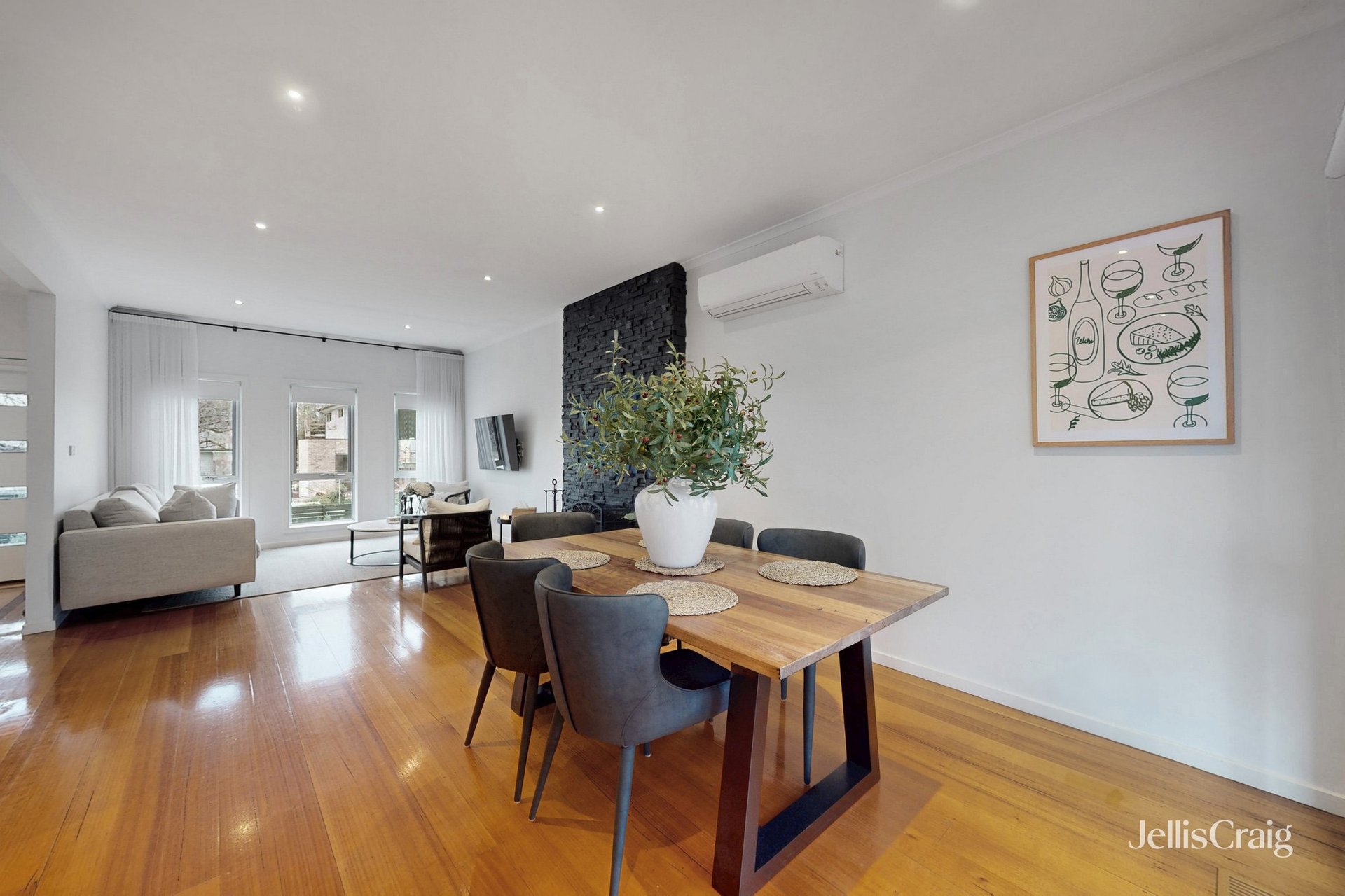 1/18 Clovis Street, Oakleigh East image 2