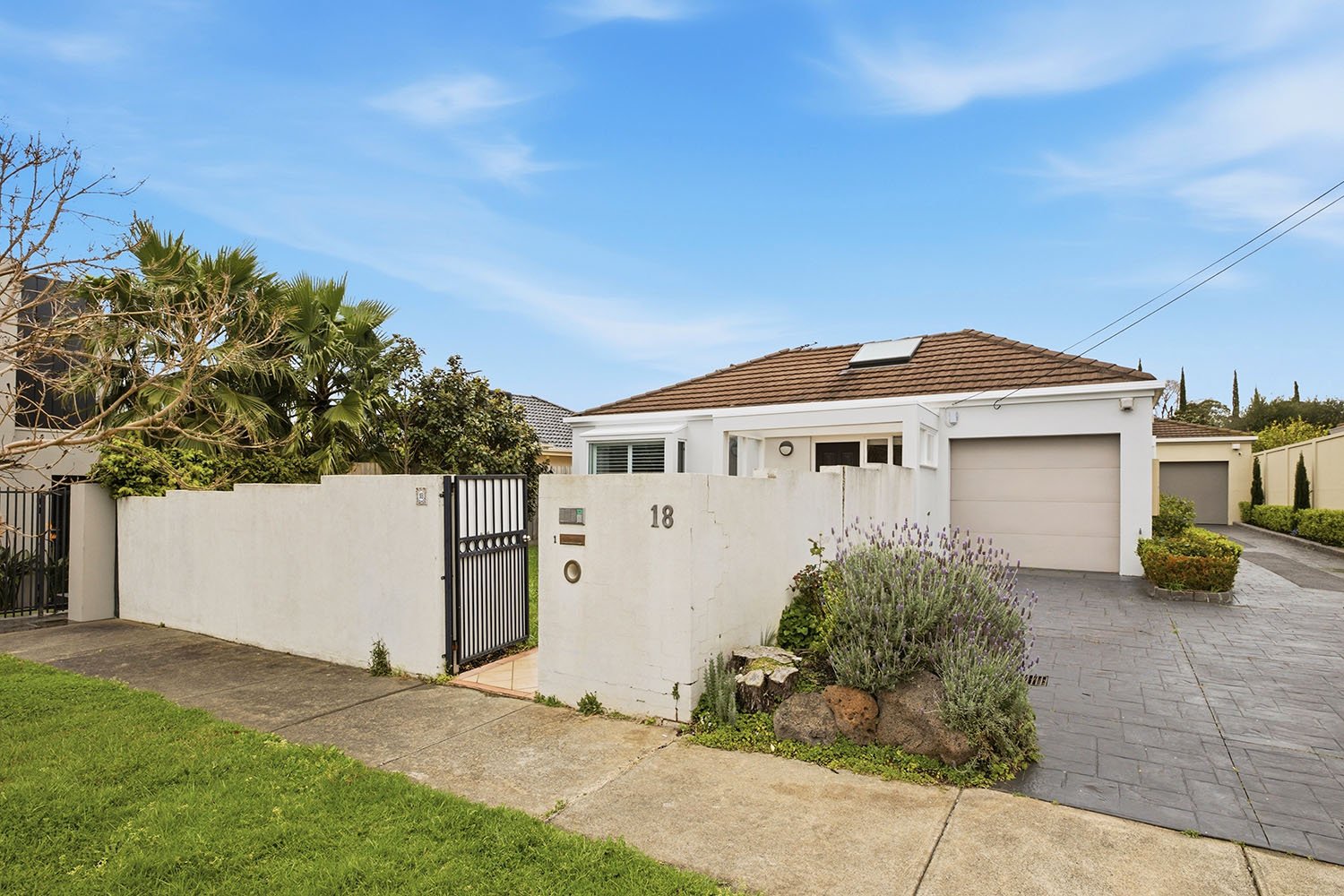 1/18 Collington Avenue, Brighton image 1