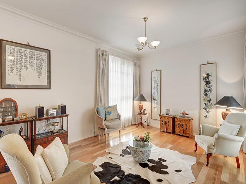 1/18 Dickens Street, Glen Iris image 3