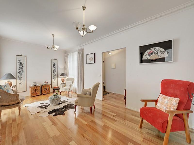 1/18 Dickens Street, Glen Iris image 4