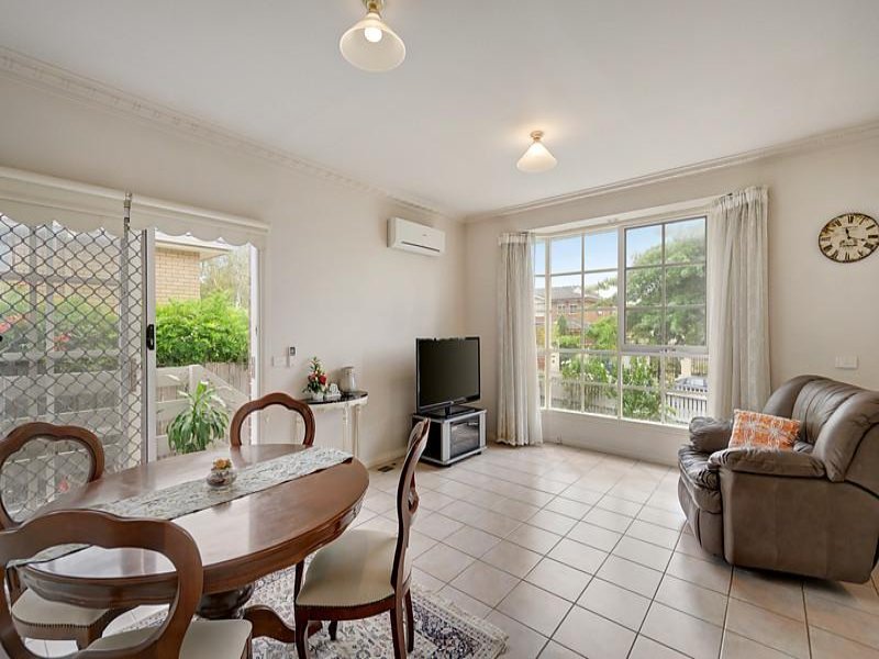 1/18 Dickens Street, Glen Iris image 5