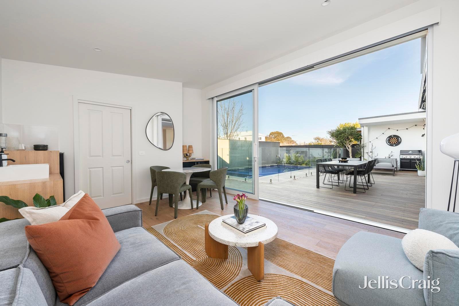 118 Edgevale Road, Kew image 7
