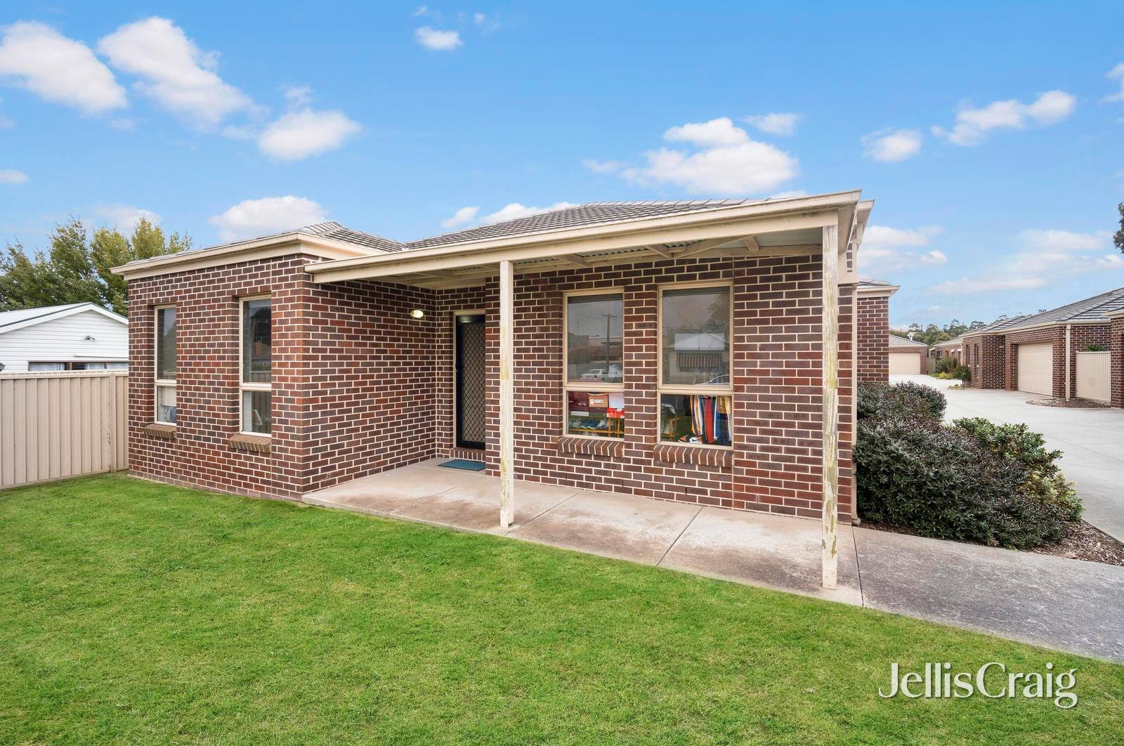 1/18 Gale Street, Canadian image 1
