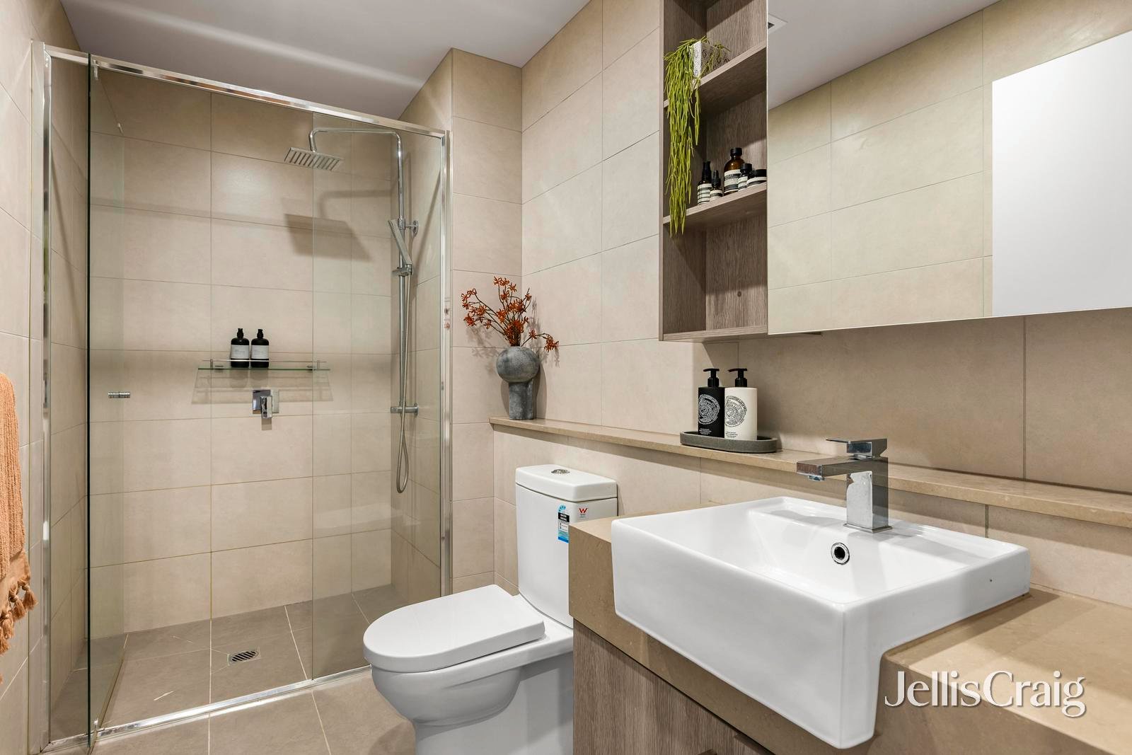 1/18 Gilbert Road, Preston image 4