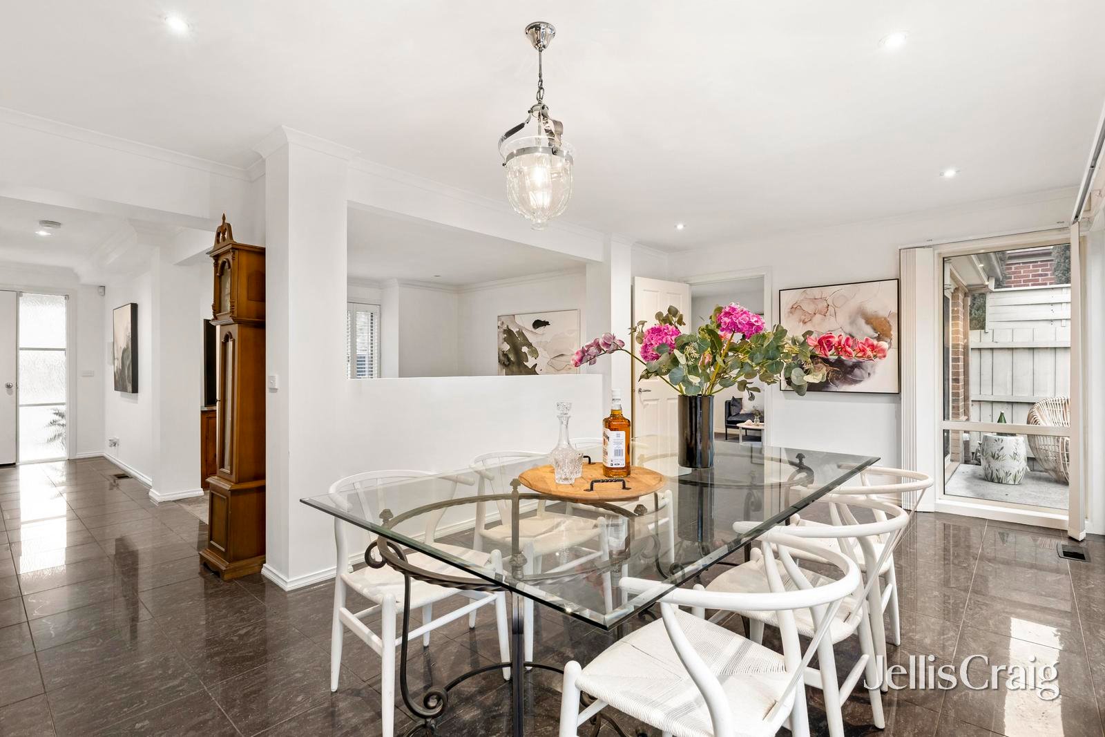 1/18 James Road, Croydon image 3