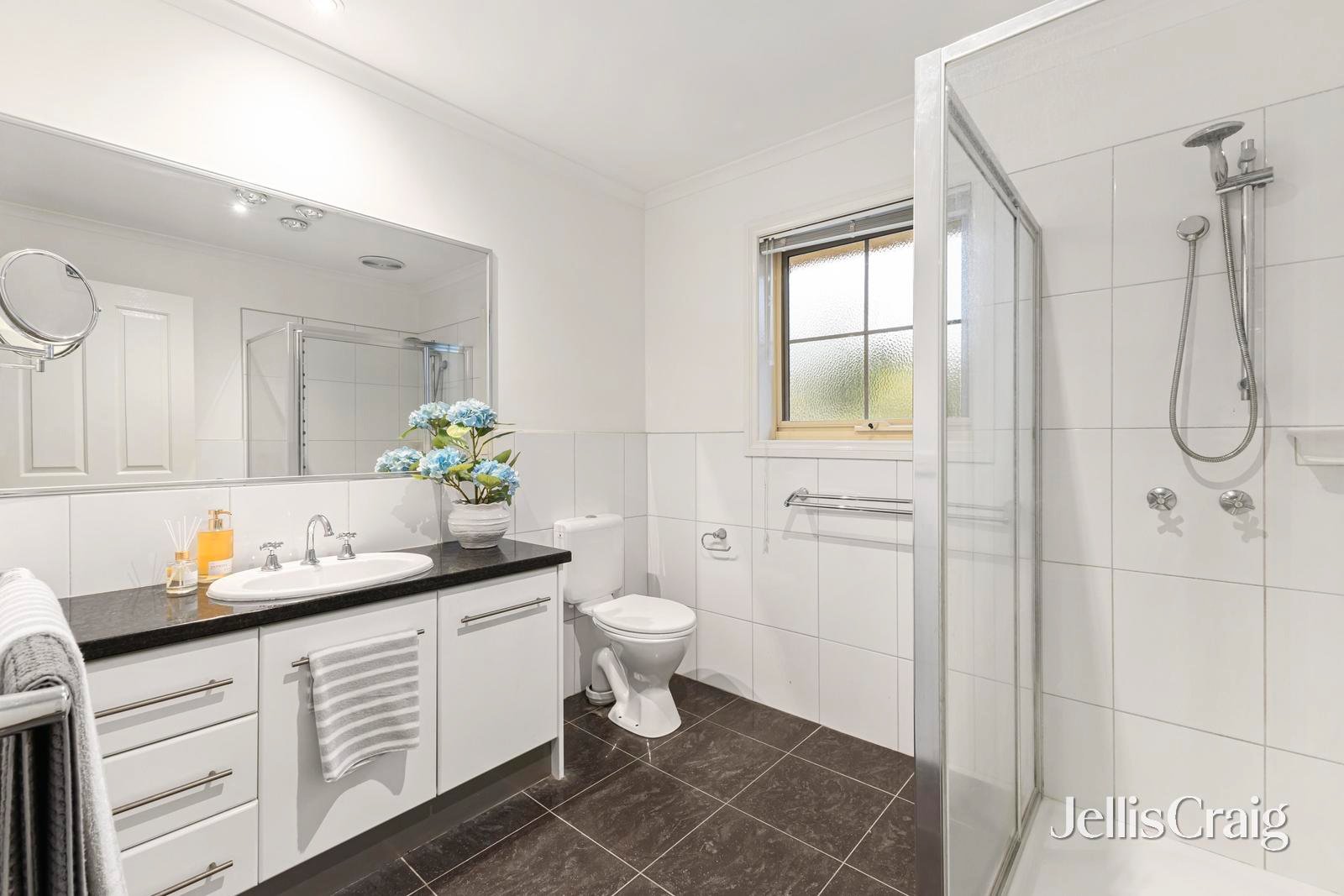 1/18 James Road, Croydon image 9