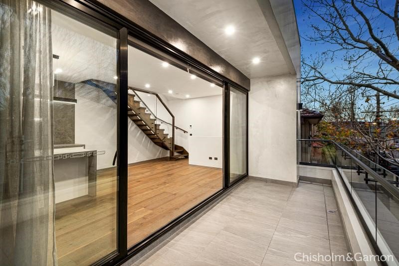 1/18 Joyce Street, Elwood image 9