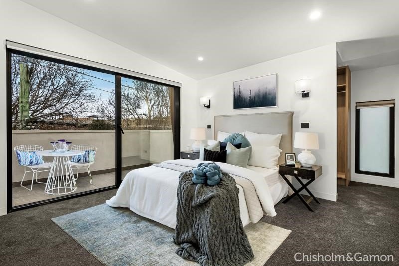 1/18 Joyce Street, Elwood image 4
