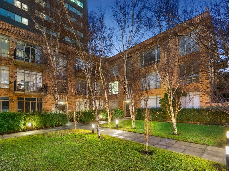 11/8 Louise Street, Melbourne image 1