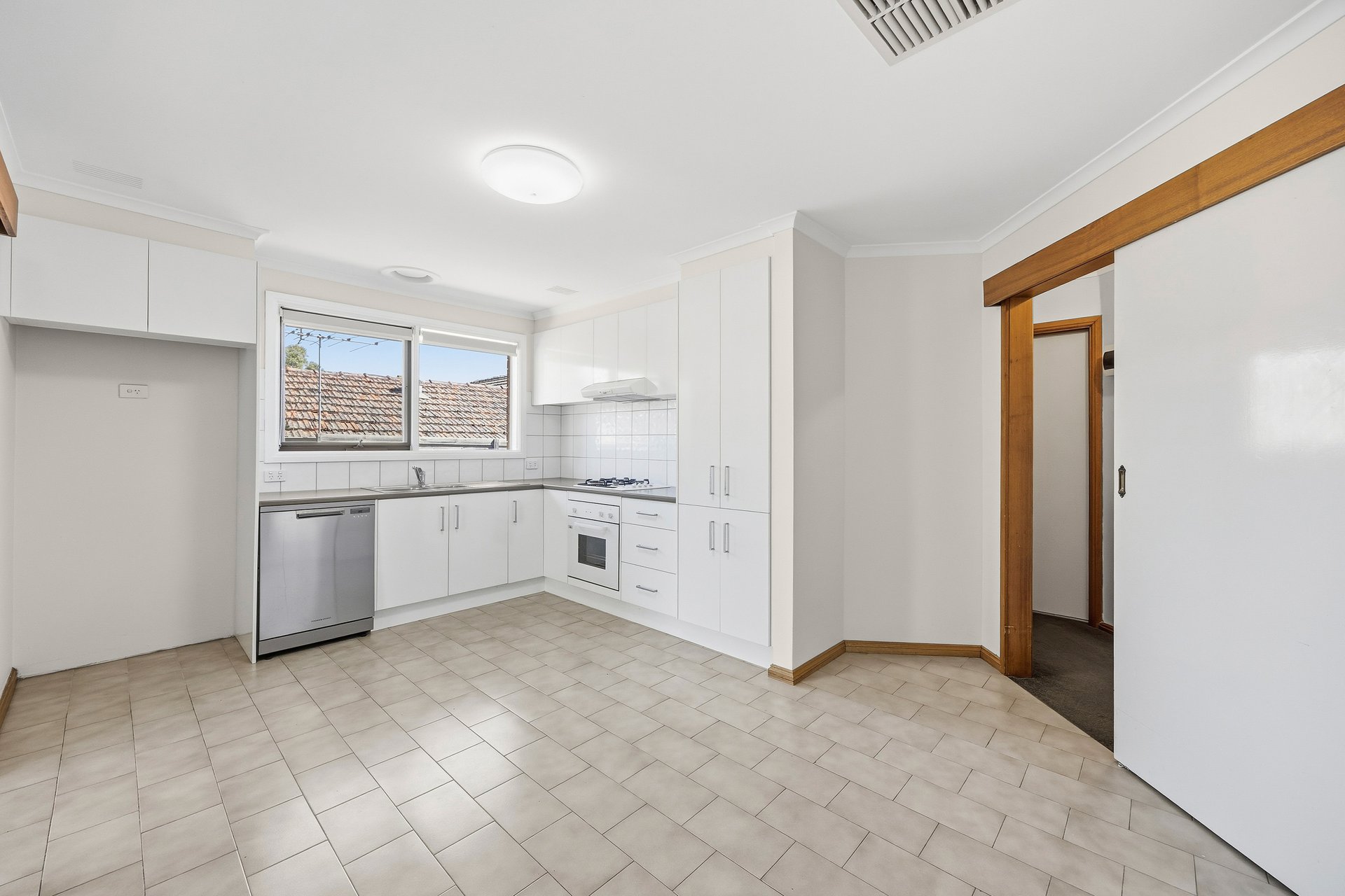 1/18 May Street, Doncaster&nbsp;East image 5