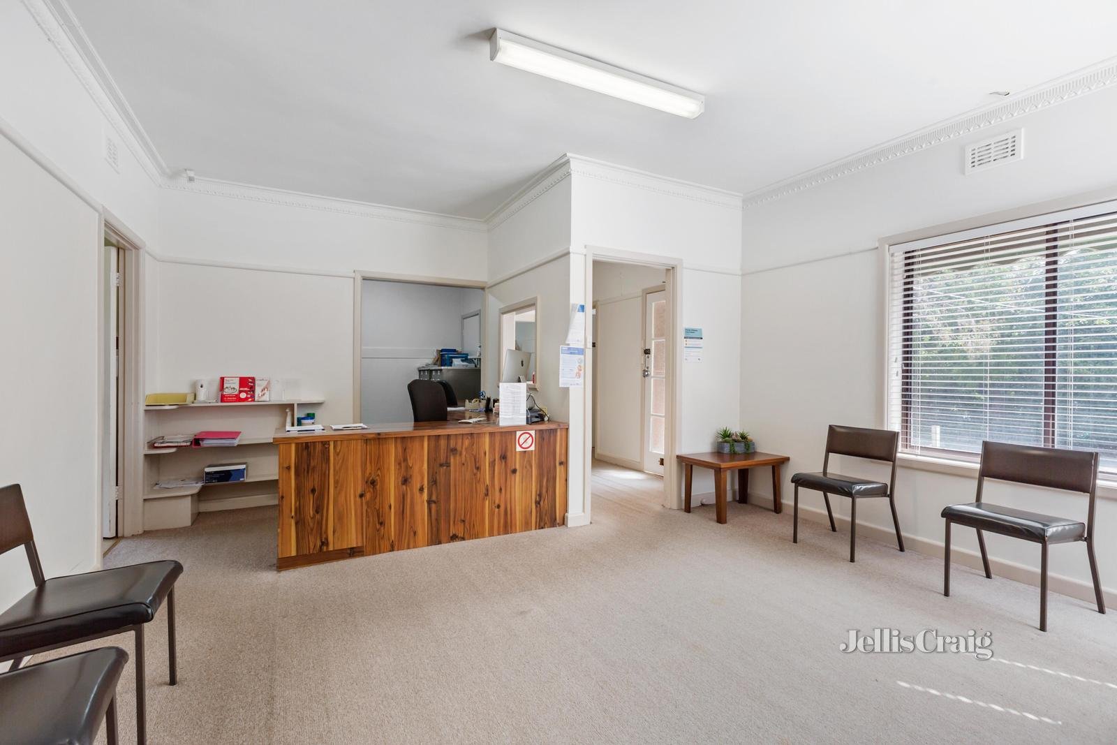 118 Mount Dandenong Road, Ringwood East image 4