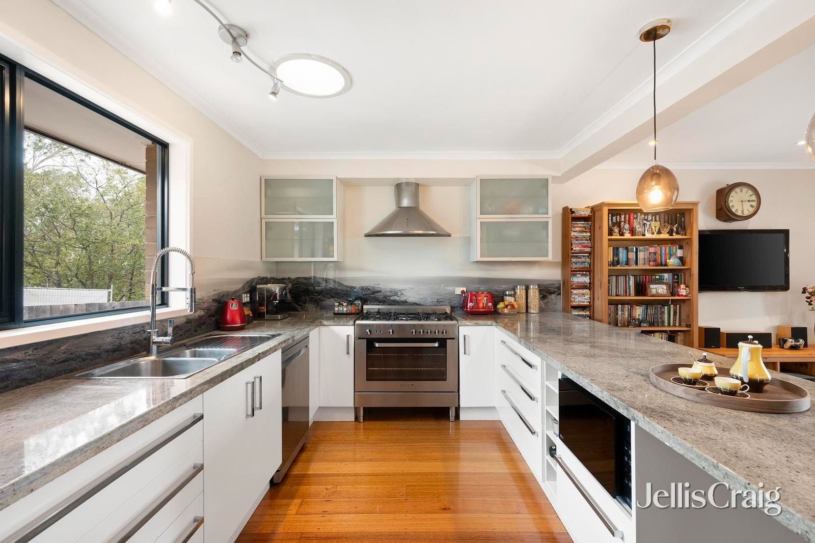 1/18 Nolan Avenue, Mooroolbark image 2