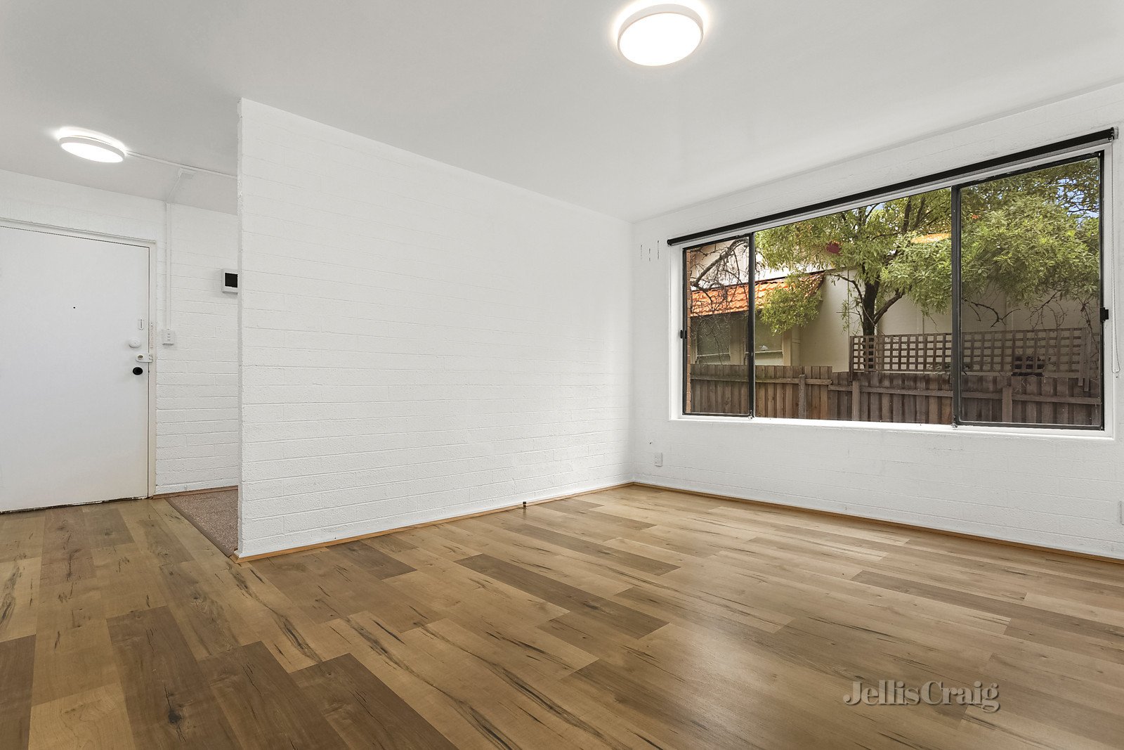 1/18 Shaftesbury Street, Essendon image 2