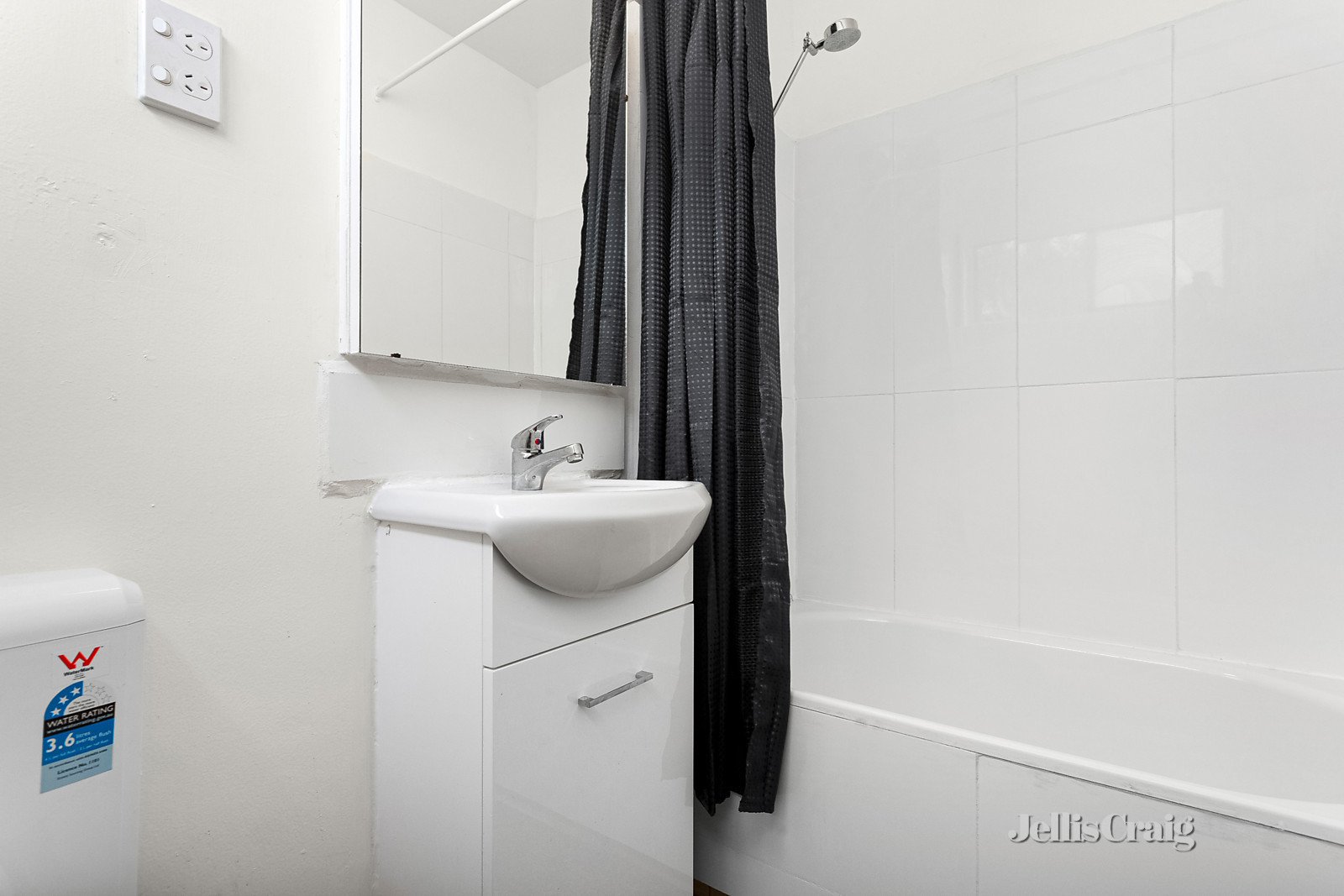 1/18 Shaftesbury Street, Essendon image 6