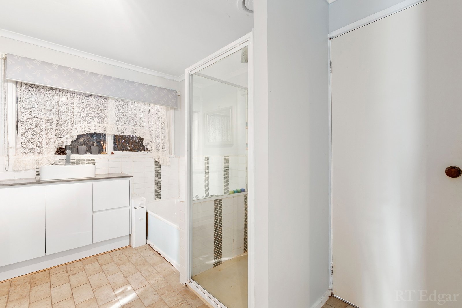 Property Gallery Thumbnail 8