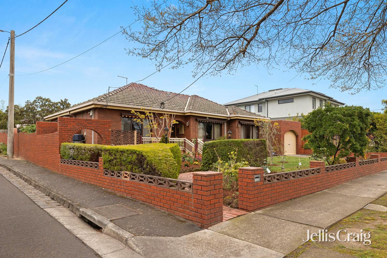 118 Windsor Crescent, Surrey Hills image 4