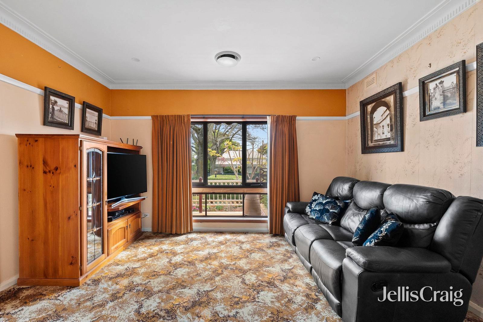 118 Windsor Crescent, Surrey Hills image 8
