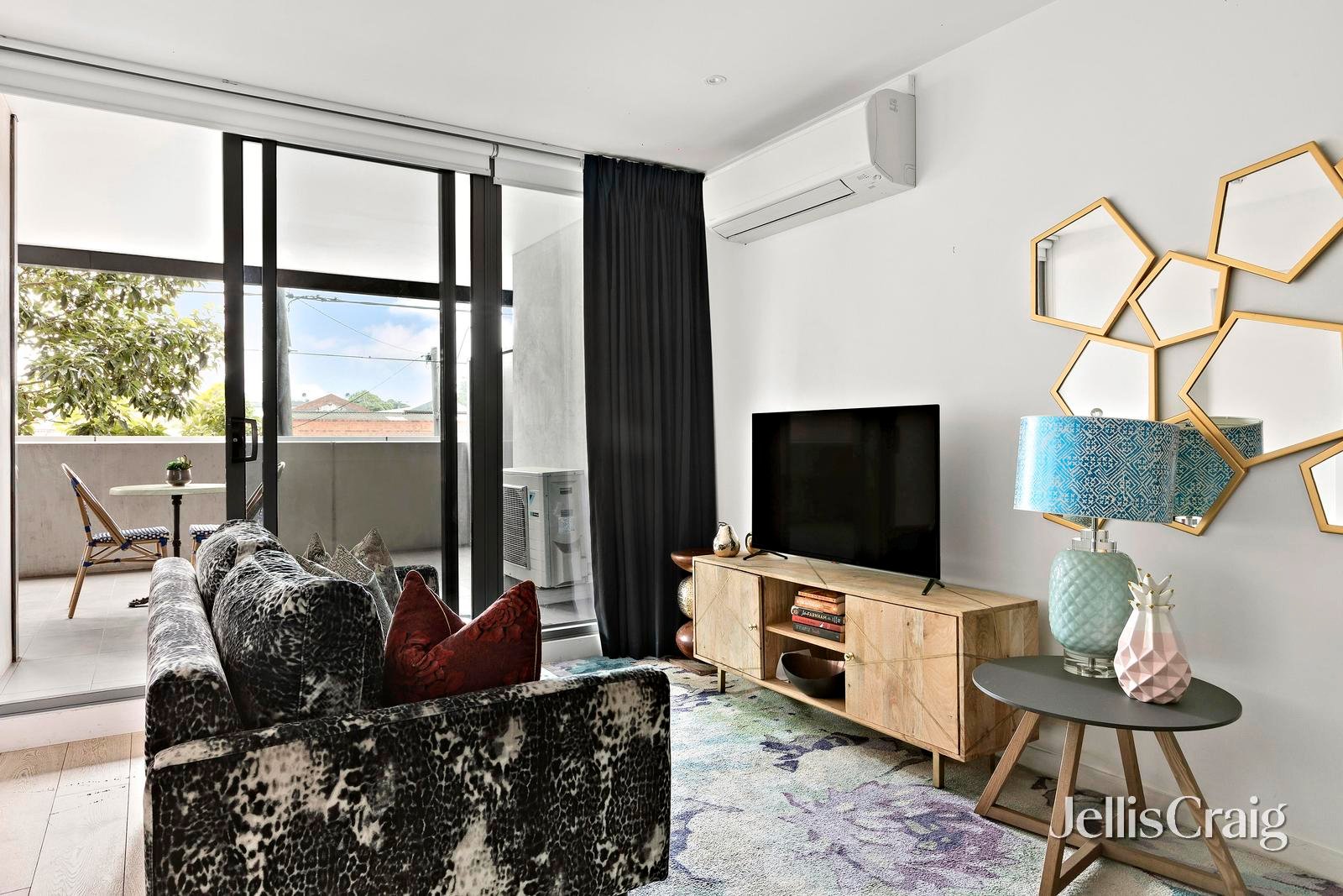 118/1 Ascot Vale Road, Flemington image 2