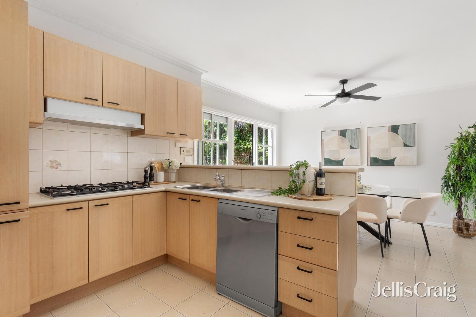 1/181 Doncaster Road, Balwyn North image 4