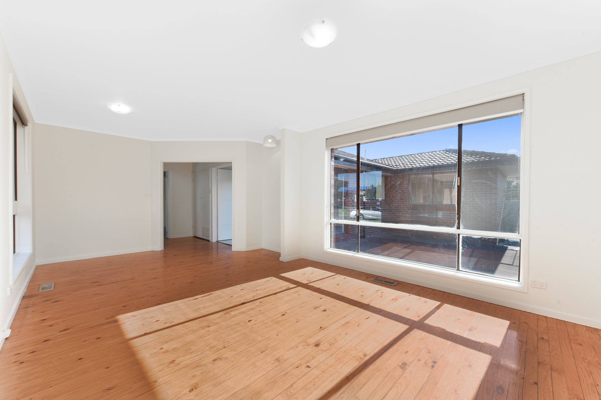 1/1815 Dandenong Road, Oakleigh East image 2