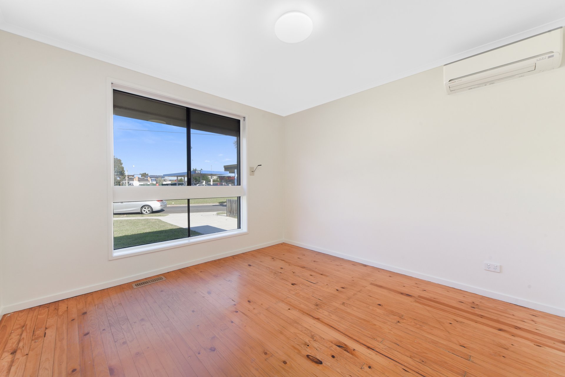 1/1815 Dandenong Road, Oakleigh East image 5