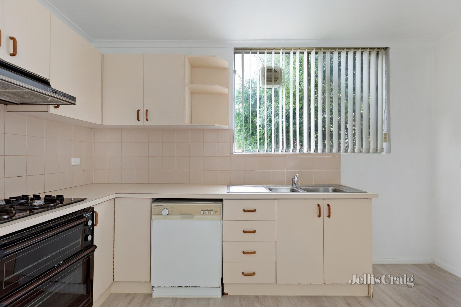 1/183 Brougham Street, Kew image 4