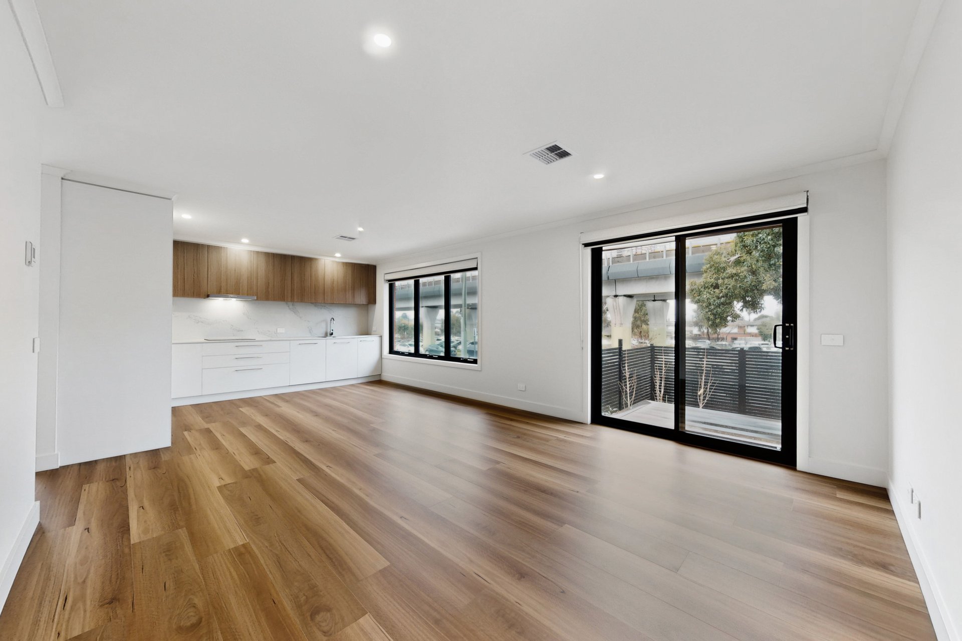 1/183 Carinish Road, Clayton image 7