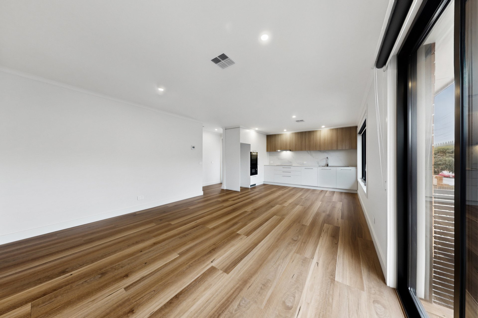 1/183 Carinish Road, Clayton image 5