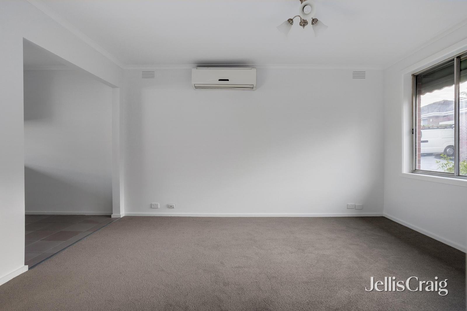 1/185 Grimshaw Street, Greensborough image 3