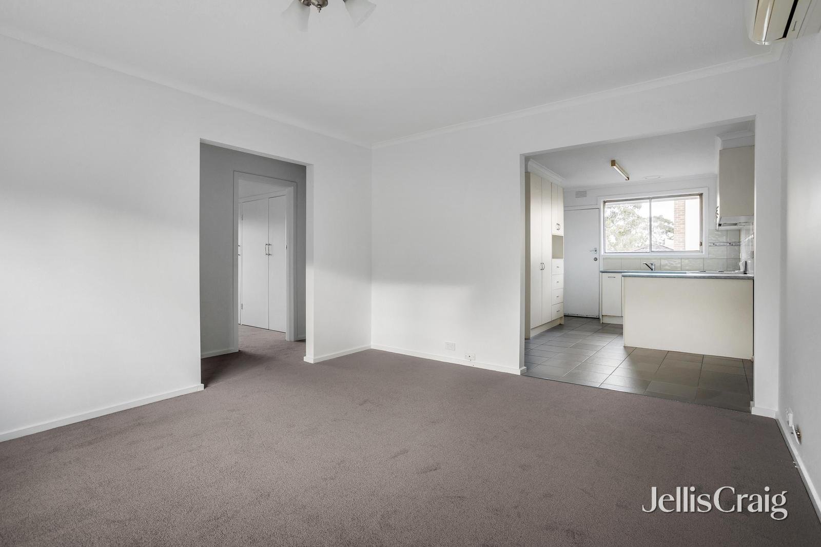 1/185 Grimshaw Street, Greensborough image 6