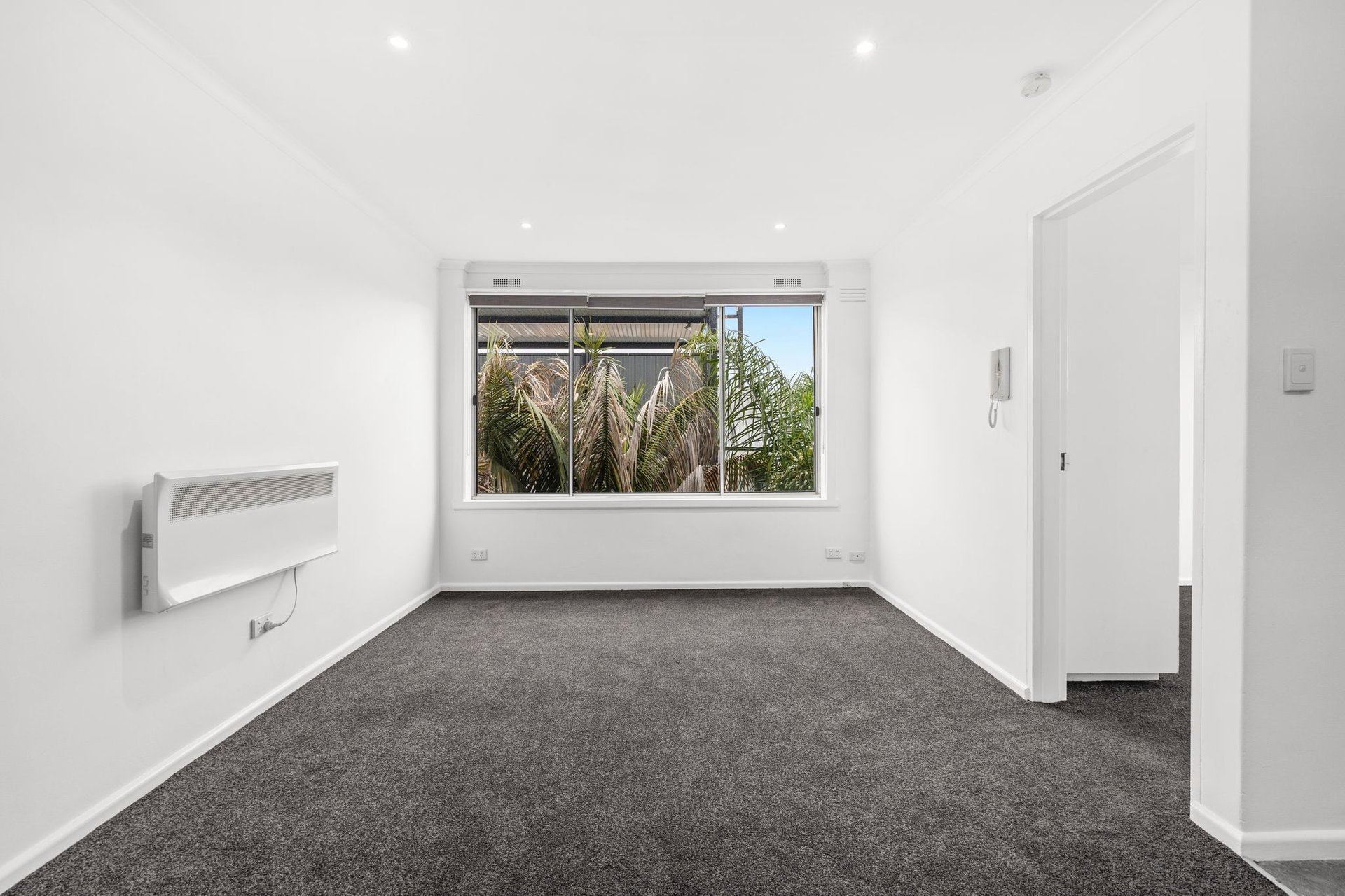 11/87 Ross Street, Port Melbourne image 2