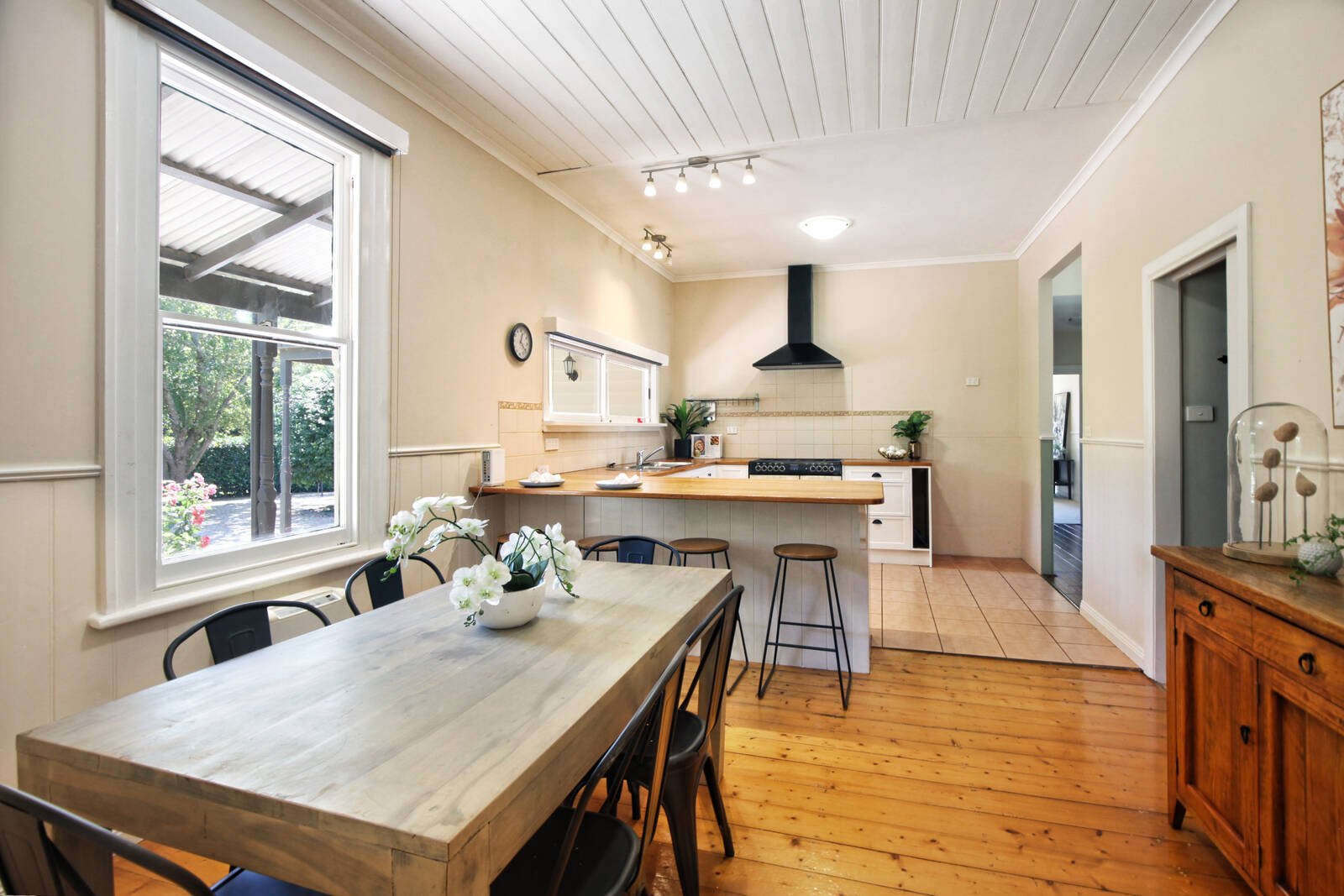 Property Gallery Thumbnail 6