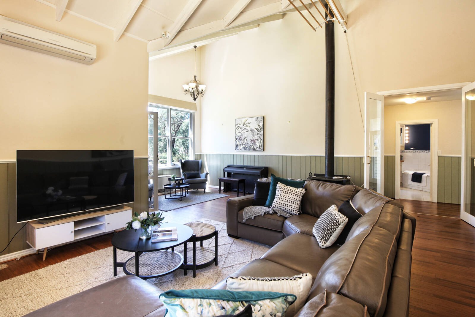 Property Gallery Thumbnail 9