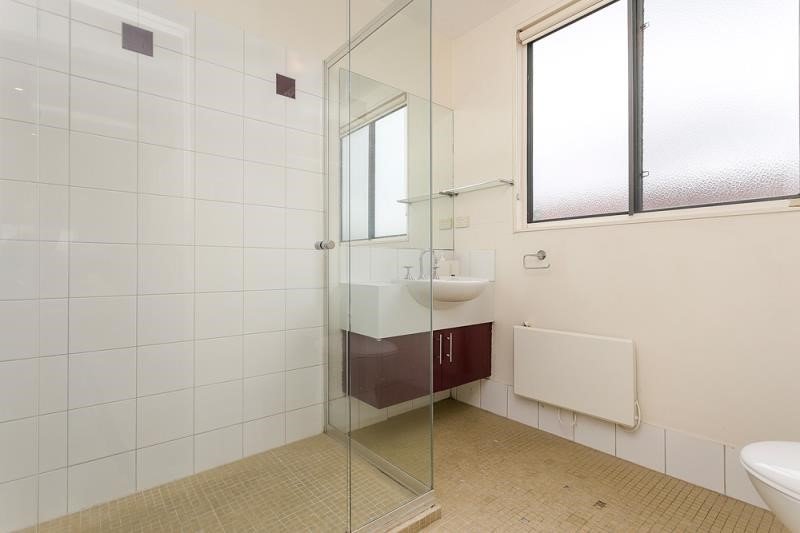 11/89 Ormond Road, Elwood image 4