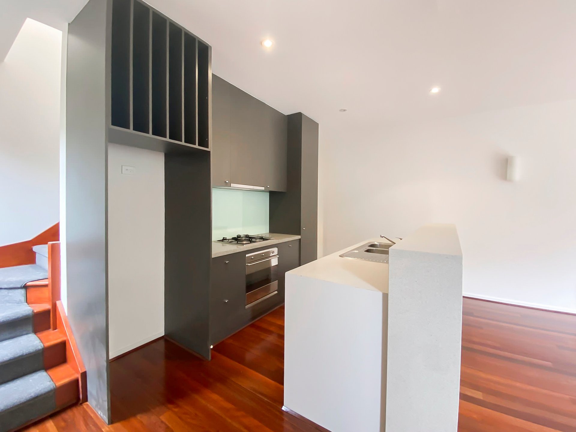 1/18a Broadway, Elwood image 3