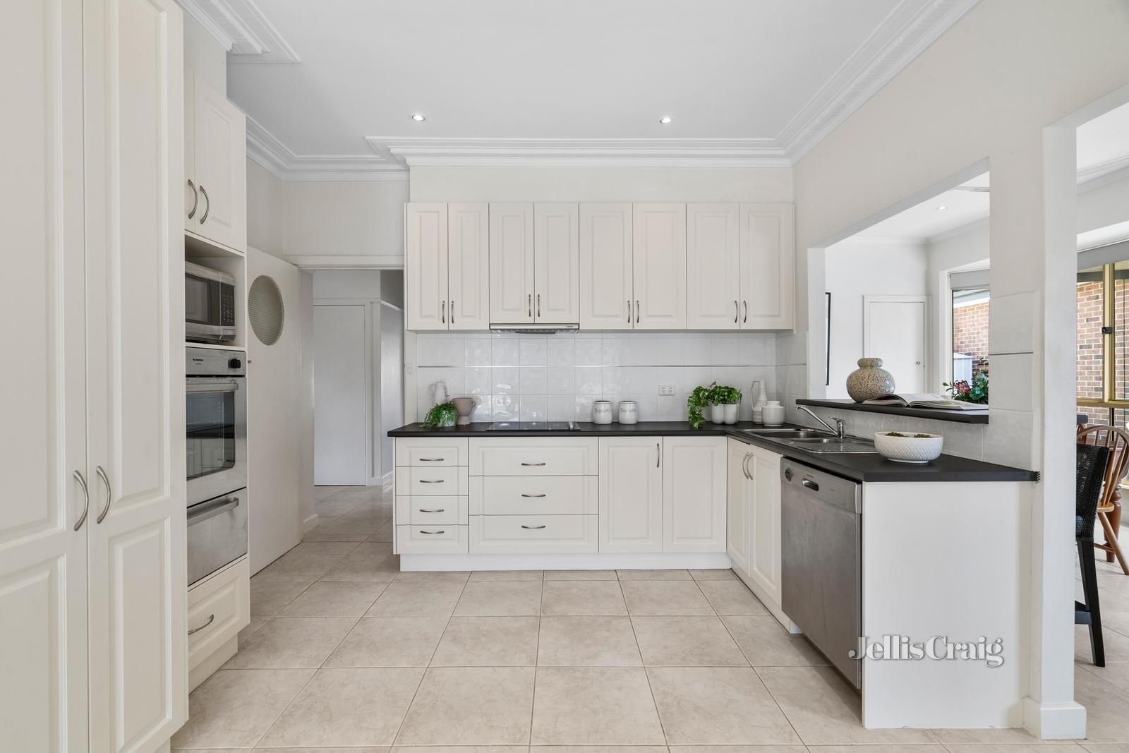 1/19 Bales Street, Mount Waverley image 4