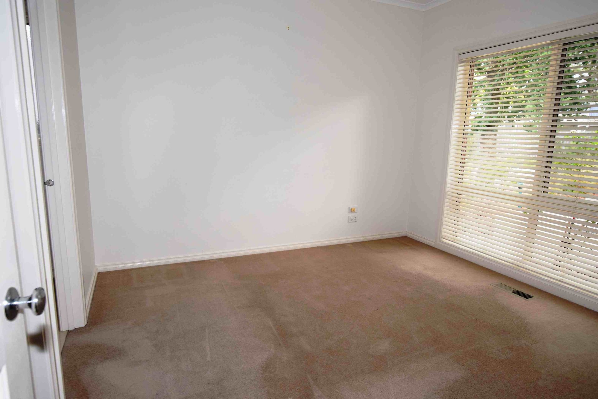 1/19 Braemar Street, Croydon image 2