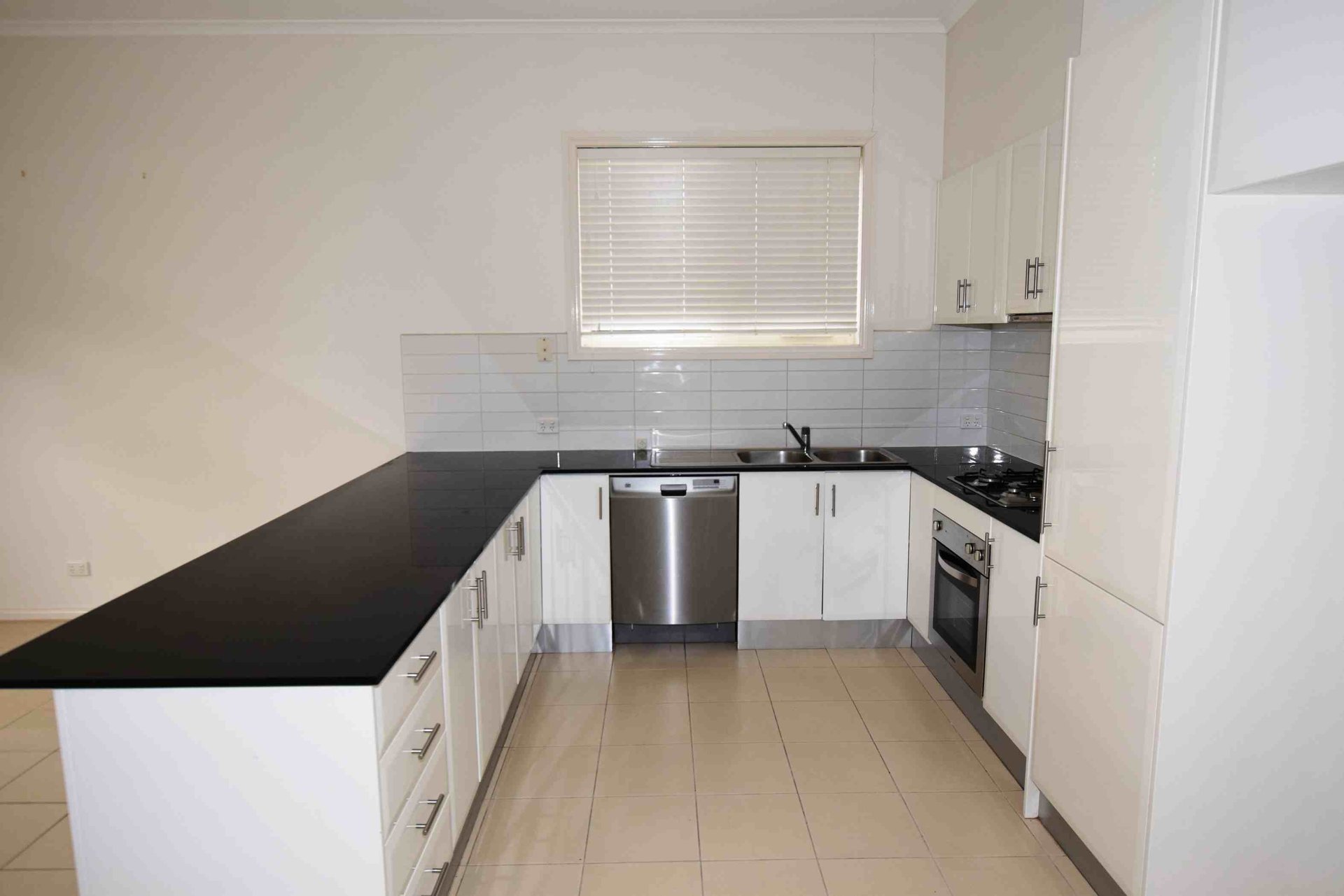 1/19 Braemar Street, Croydon image 4