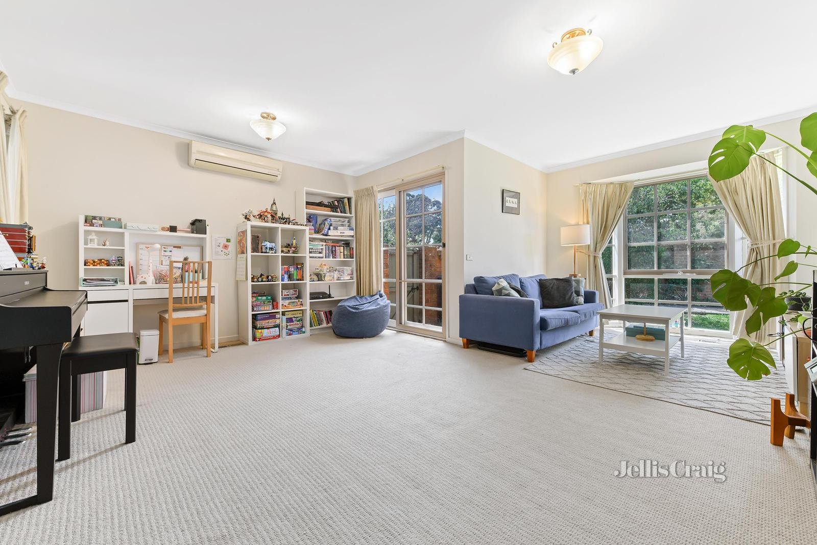 1/19 Crocus Crescent, Glen Waverley image 4